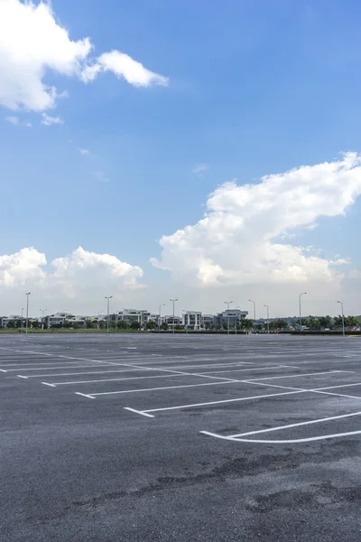 Parque de estacionamento vazio — Fotografia de Stock