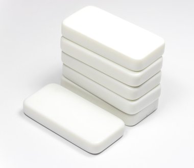 Beyaz dikdörtgen küp