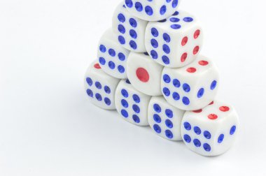 Görünümü kadar yakın ile zar istifleme beyaz