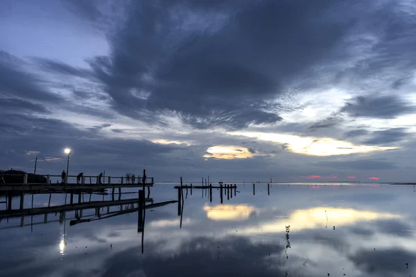 Jetty Com Fundo Por Sol — Fotografia de Stock