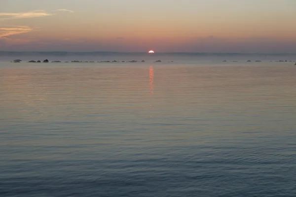 Ruhiger pastellfarbener Sonnenaufgang — Stockfoto