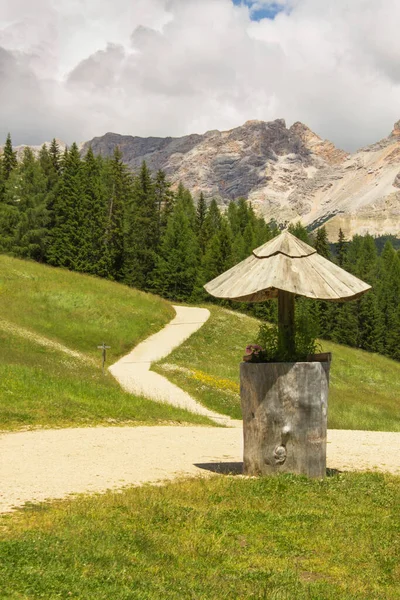 雲とイタリアの山の風景 — ストック写真