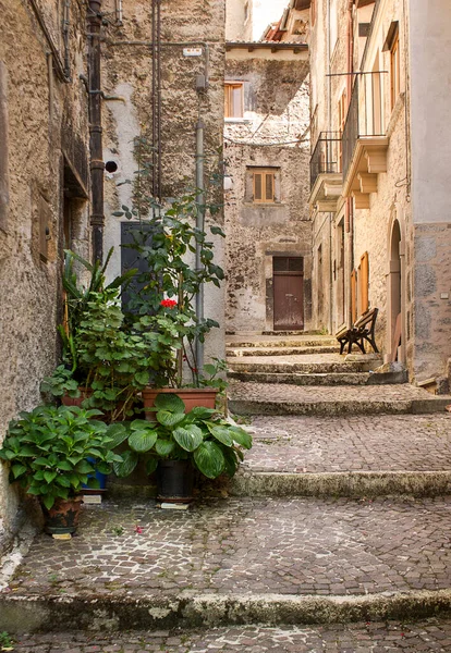  Abruzzo 'daki Scanno köyü.