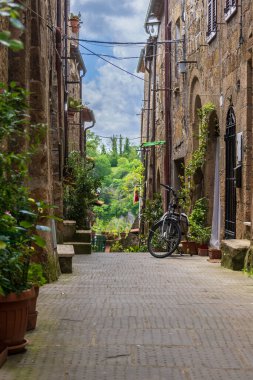 Toskana 'da Pitigliano köyünde bir sokak.