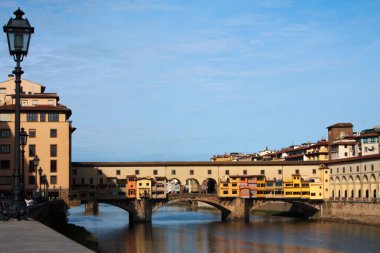 Arno Nehri üzerindeki Floransa manzarası