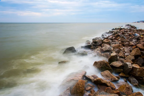 Морське узбережжя. Довга експозиція — стокове фото