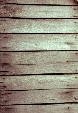 Üst üste paslı çivi ile panoları