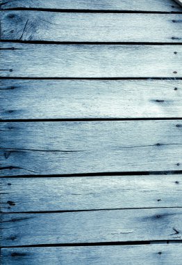 Üst üste paslı çivi ile panoları