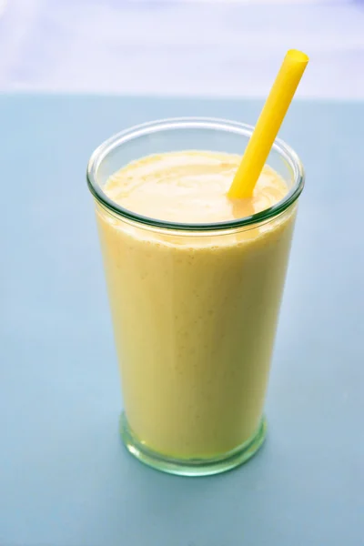 Mango lassi smoothie drink. — Stock Photo, Image