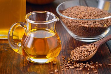 Flaxseeds ve keten tohumu yağı.
