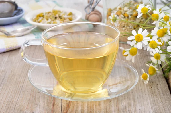 Cup of herbal chamomile tea. — Stock Photo, Image