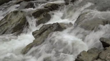 River gorge sinüs sırım gibi Bieszczady.