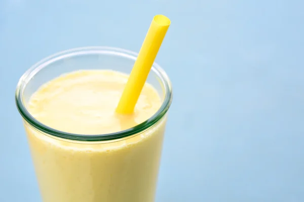 Mango lassi smoothie drink. — Stock Photo, Image