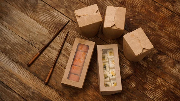 Entrega Comida Asiática Embalaje Para Sushi Woks Alimentos Recipientes Papel — Foto de Stock