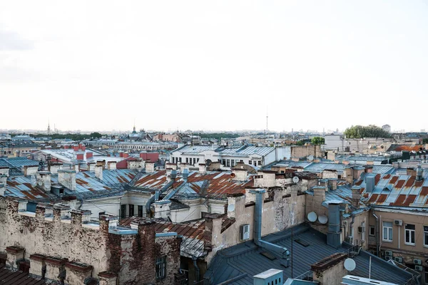 Widok miasta na dachy Sankt Petersburga. — Zdjęcie stockowe