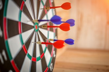 dart tahtası ok iş başarı kavramı