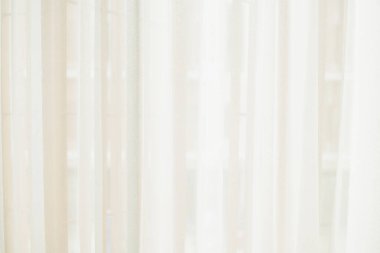 Pencereye asılı beyaz perde Ağ Perde ev içi element fikirleri kavramını kapat