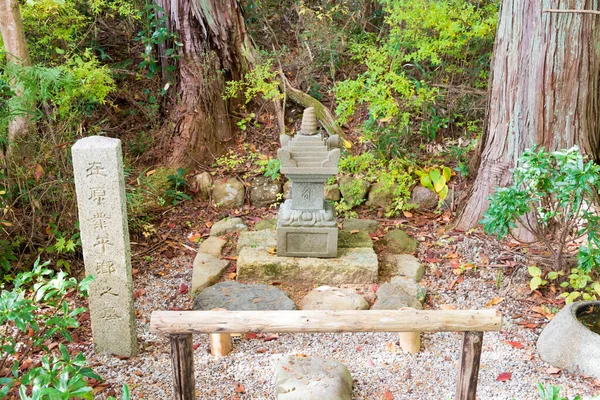 京都府京都市 在原業平古墳 住林寺 有原業平 ありわらのなりひら 825年 880年 平安時代前期の日本の廷臣 — ストック写真