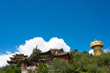 Shangrila, Çin - 29 Temmuz 2014: Shangrila eski şehir. Shangrila, Yunnan, Çin'in antik kentin ünlü dönüm noktası.