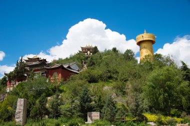 Shangrila, Çin - 29 Temmuz 2014: Shangrila eski şehir. Shangrila, Yunnan, Çin'in antik kentin ünlü dönüm noktası.