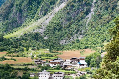 Yubeng, Çin - 8 Ağustos 2014: Yubeng köyü. ünlü bir dönüm noktası Deqin, Yunnan, Çin Tibet Köyü.