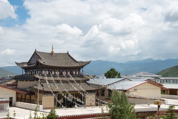 Shangrila, Kina - Jul 29 2014: Shangrila gamla stan. en berömda landmärke i den antika staden Shangrila, Yunnan, Kina. — Stockfoto
