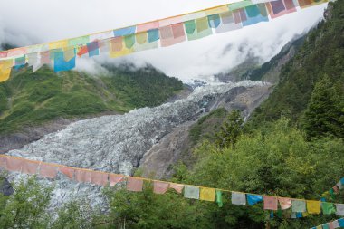 deqin, Çin - 5 Ağustos 2014: minyong Buzulu. ünlü bir manzara deqin, yunnan, Çin.