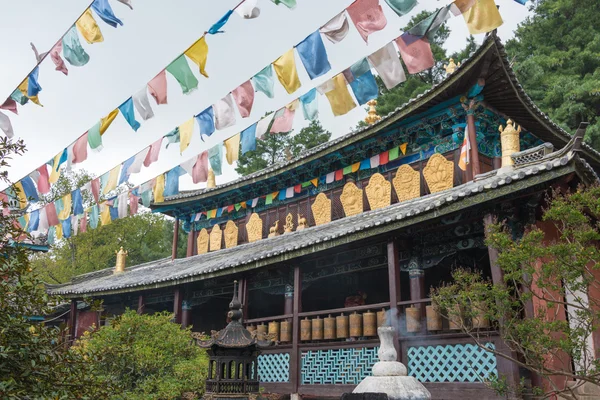 麗江、中国 - 9 月 6 2014年: yufeng ラマ寺。麗江、雲南省、中国の有名な修道院. — ストック写真