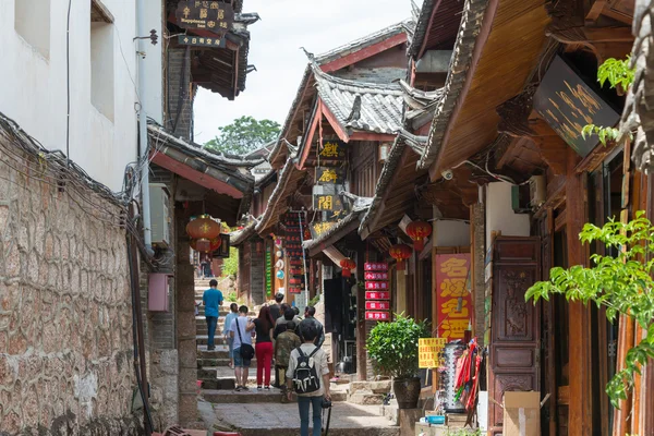 LIJIANG, CHINA - SEP 5 2014: Ciudad Vieja de Lijiang (Patrimonio de la Humanidad por la UNESCO). un hito famoso en Lijiang, Yunnan, China . — Foto de Stock