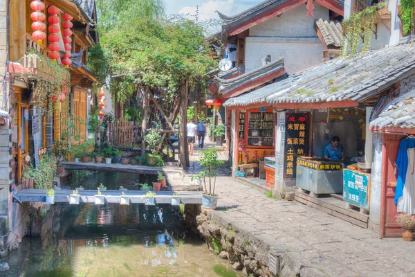 LIJIANG, CHINA - SEP 5 2014: Ciudad Vieja de Lijiang (UNESCO World he — Foto de Stock