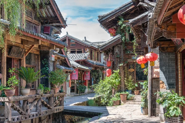 LIJIANG, CHINA - SEP 5 2014: Cidade Velha de Lijiang (Património Mundial da UNESCO). um marco famoso em Lijiang, Yunnan, China . — Fotografia de Stock