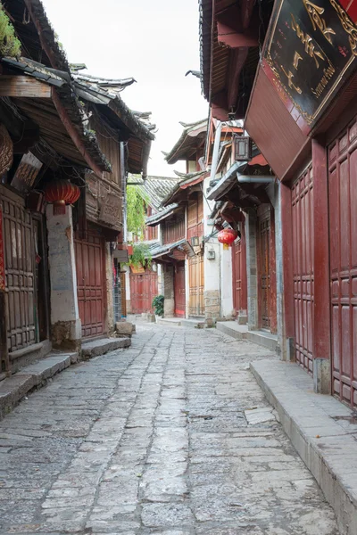 LIJIANG, CHINA - SEP 8 2014: Old Town of Lijiang(UNESCO World heritage site). a famous landmark in Lijiang, Yunnan, China. — Stock Photo, Image