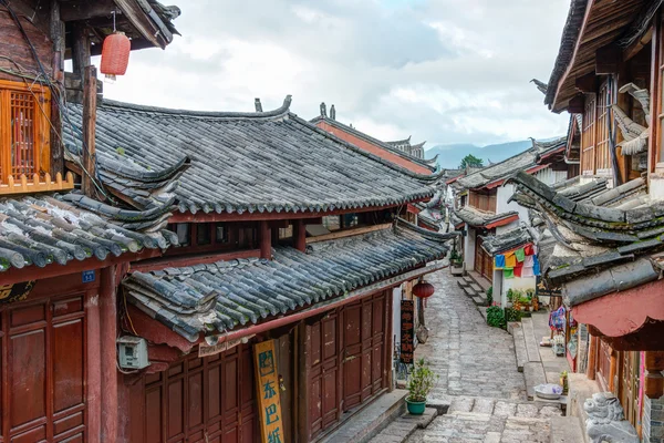 LIJIANG, CHINA - 8 SEP 2014: Ciudad Vieja de Lijiang (Patrimonio de la Humanidad por la UNESCO). un hito famoso en Lijiang, Yunnan, China . —  Fotos de Stock