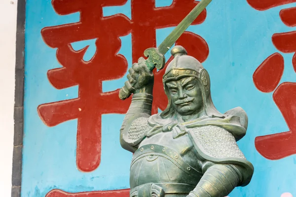 Henan, china - 28 november 2014: standbeeld van yue fei yue fei tempel. een beroemde tempel in anyang, henan, china. — Stockfoto