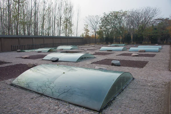 HENAN, CHINA - 26 NOV 2014: Cementerio Real de la Dinastía Shang. un famoso patrimonio mundial de la UNESCO en Anyang, Henan, China . —  Fotos de Stock