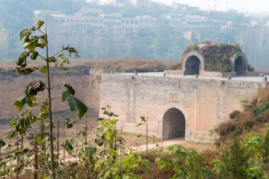 xinan, Çin - 19 Kasım 2014: hangu geçmek. UNESCO Dünya Mirası xinan, henan, Çin.