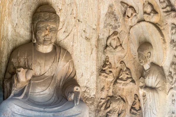 Luoyang, china - nov 13 2014: grotten van longmen. UNESCO-Werelderfgoed in luoyang, henan, china. — Stockfoto