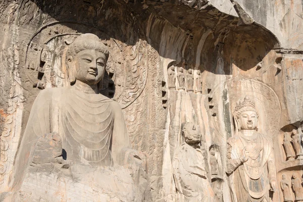 LUOYANG, CHINE - 13 NOV 2014 : Grottes Longmen. Patrimoine mondial de l'UNESCO à Luoyang, Henan, Chine . — Photo