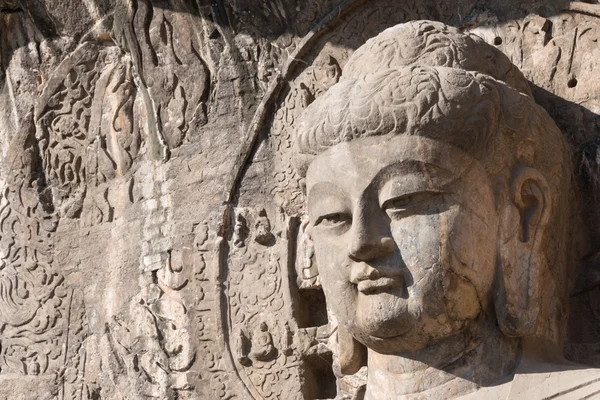 Luoyang, Chiny - 13 listopada 2014: jaskinie dziesięciu tysięcy buddów. Światowego Dziedzictwa UNESCO w luoyang, henan, Chiny. — Zdjęcie stockowe