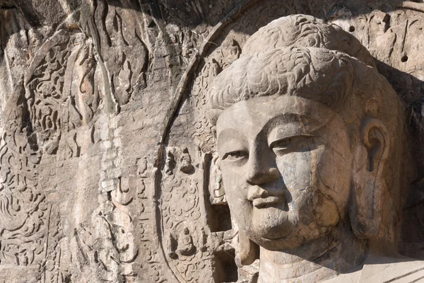 LUOYANG, CHINA - NOV 13 2014: Longmen Grottoes. Património Mundial da UNESCO em Luoyang, Henan, China . — Fotografia de Stock