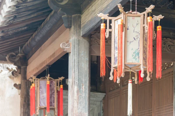 TIANSHUI, CHINA - OCT 8 2014: Lantern at Beizhaizi(The Northern House). a famous landmark in Tianshui, Gansu, China. — Stock Photo, Image