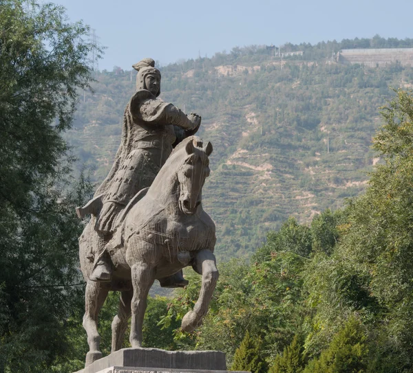 Lanzhou, Čína - sep 29 2014: socha huo qubing, lanzhou, gansu, Čína. byl význačný vojenských taktik dynastie západní Chan. — Stock fotografie