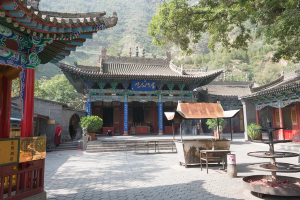 LANZHOU, CHINE - 29 SEP 2014 : Temple Mani à Five-Spring Mountain (Parc Wuquanshan). un paysage célèbre à Lanzhou, Gansu, Chine . — Photo