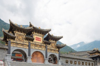 Sichuan, Çin - Eylül 13 2014: Lingshan Tapınağı. Mianning, Xichang, Sichuan, Çin ünlü bir tapınakta.