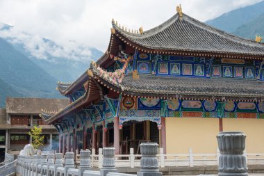 Sichuan, Çin - Eylül 13 2014: Lingshan Tapınağı. Mianning, Xichang, Sichuan, Çin ünlü bir tapınakta.