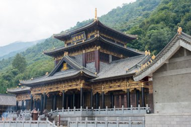 Sichuan, Çin - Eylül 13 2014: Lingshan Tapınağı. Mianning, Xichang, Sichuan, Çin ünlü bir tapınakta.