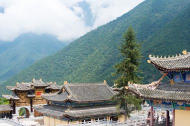 Sichuan, Çin - Eylül 13 2014: Lingshan Tapınağı. Mianning, Xichang, Sichuan, Çin ünlü bir tapınakta.