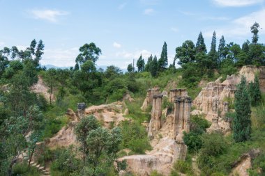 Sichuan, Çin - Eylül 14 2014: Huanglian dünya ormanları'nda. Xichang, Sichuan, Çin için ünlü bir manzara.