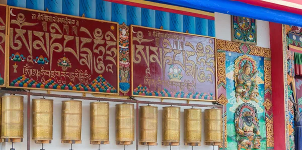 SICHUAN, CHINA - 15 JUL 2014: Templo Degongbu (Templo del Hans). un famoso Lamasery en Ganzi, Sichuan, China . —  Fotos de Stock