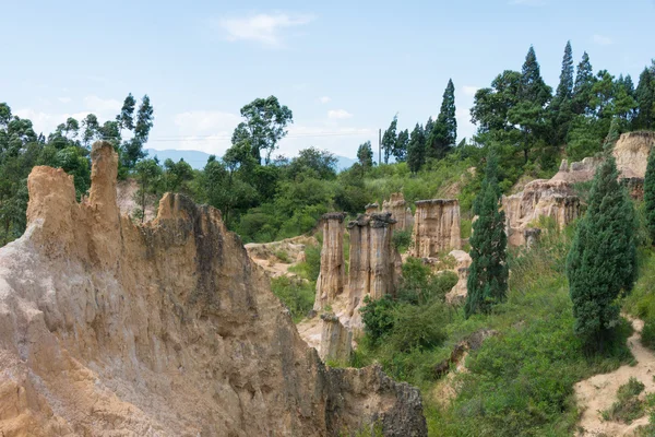 SICHUAN, CINA - 14 SET 2014: Huanglian Earth Forest. un famoso paesaggio a Xichang, Sichuan, Cina . — Foto Stock